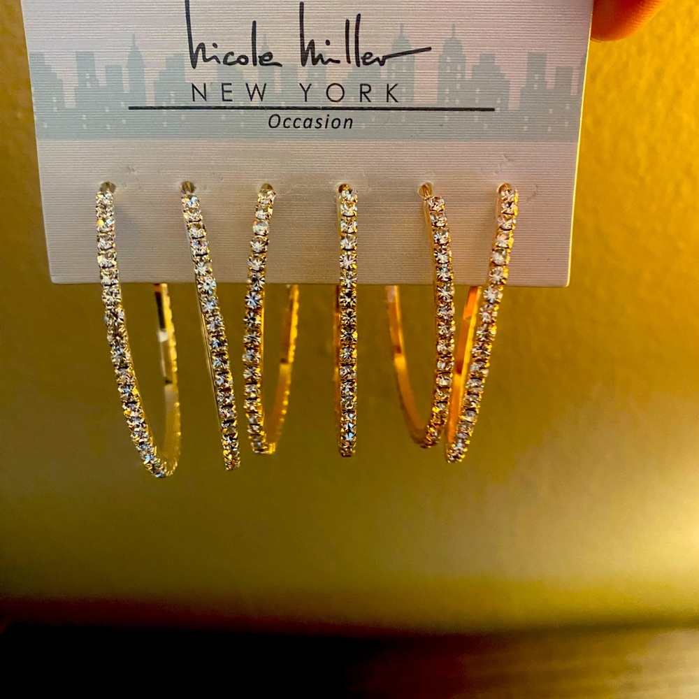 NEW Nicole Miller hoop earrings set